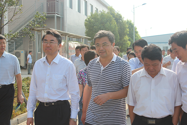 2013年7月11日南阳市长市委书记穆伟民莅临我公司视